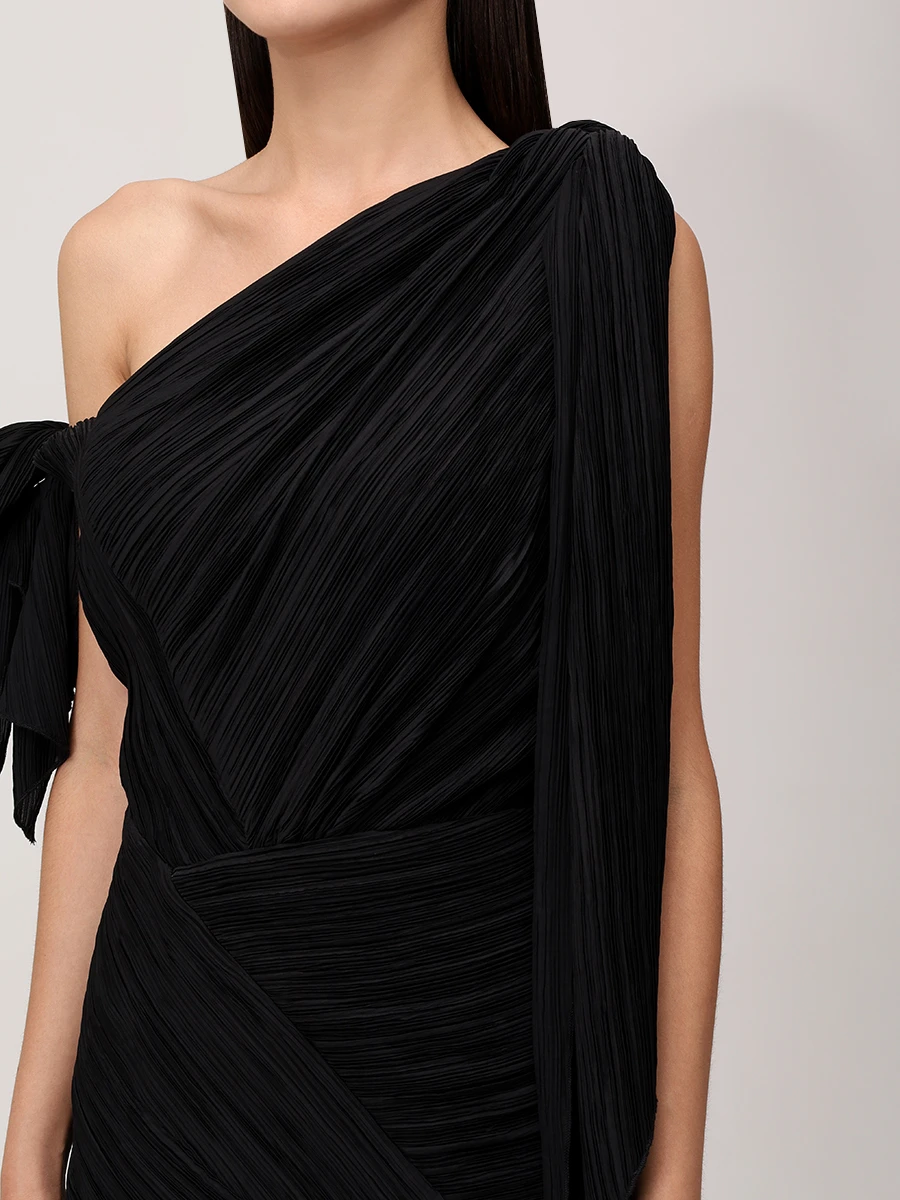 Платье со шлейфом