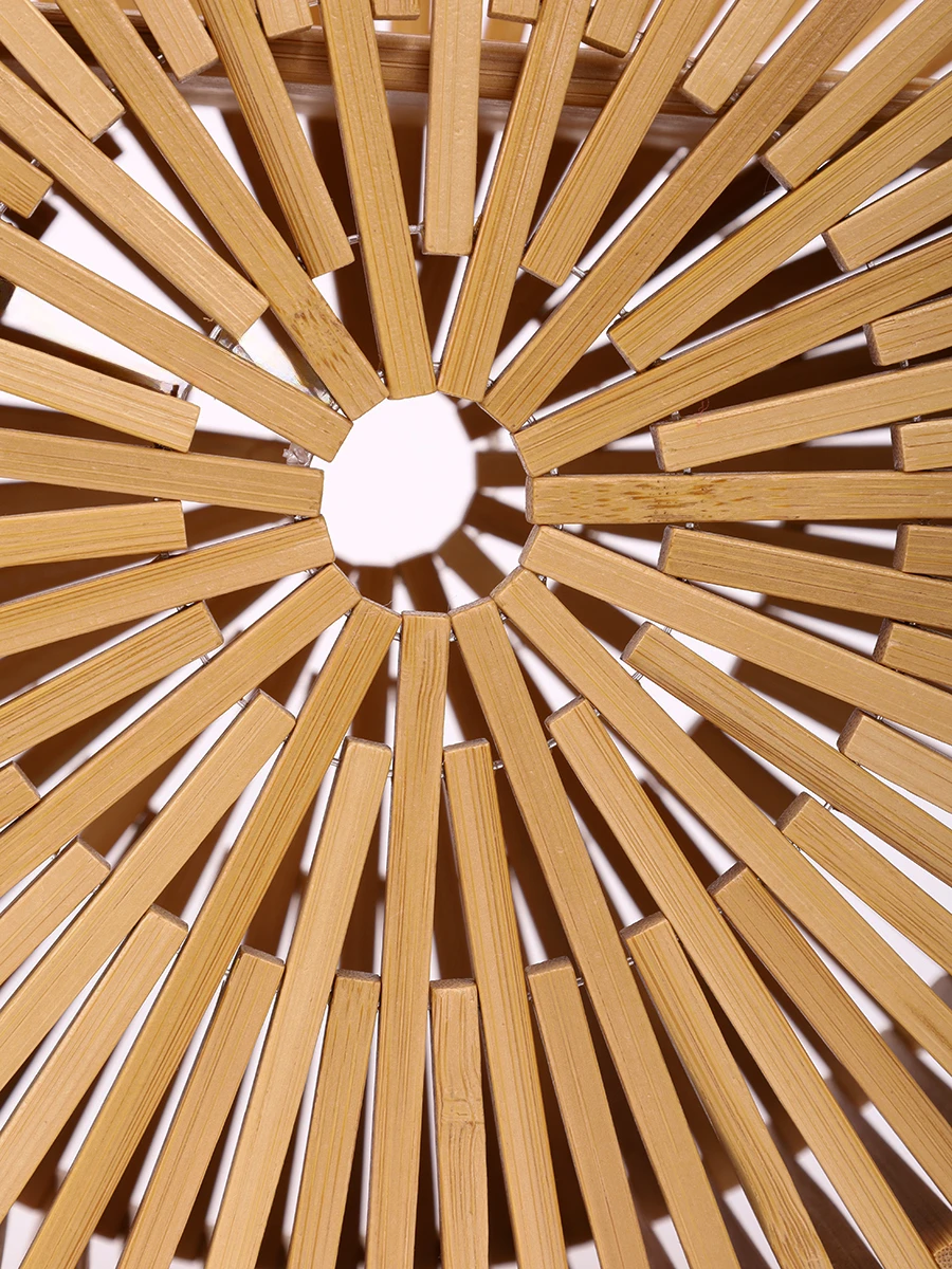 Сумка из ротанга