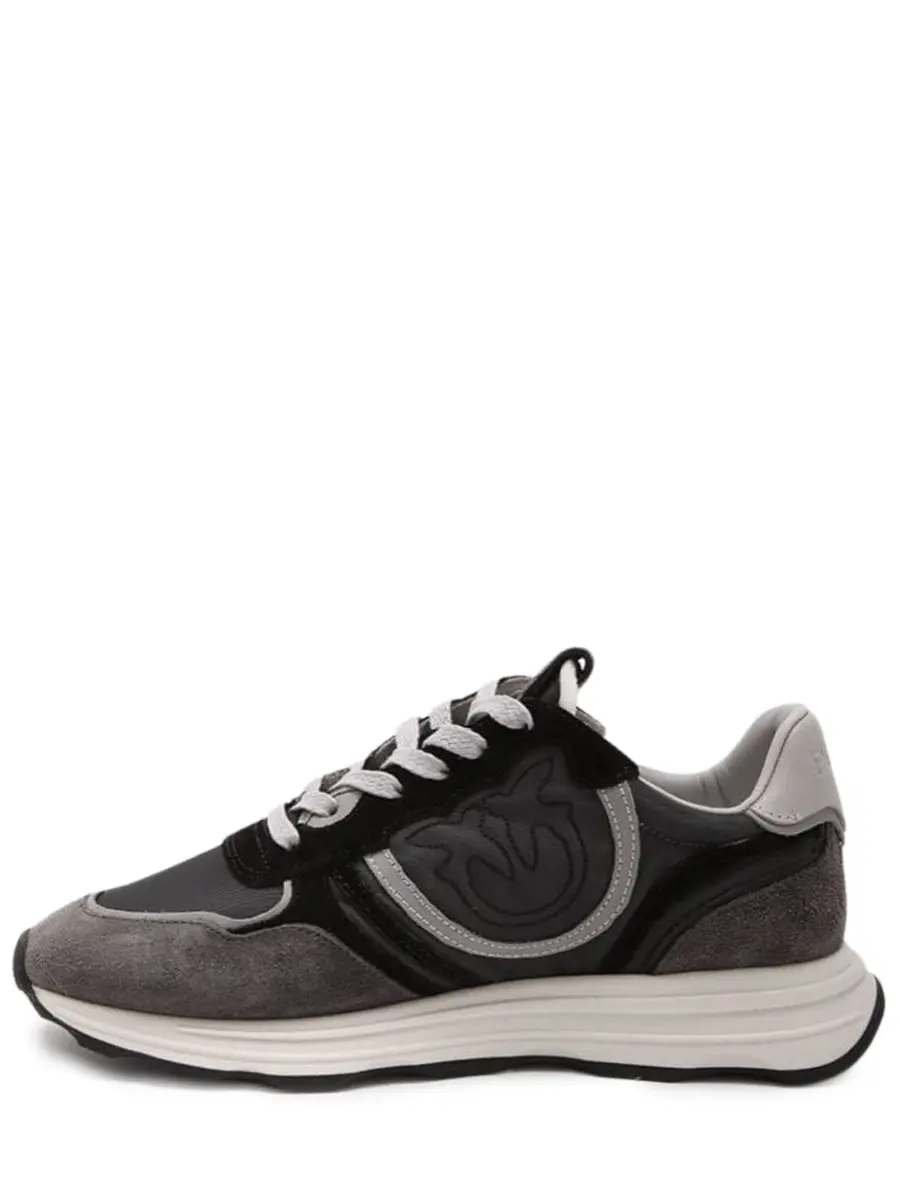 Кроссовки замшевые