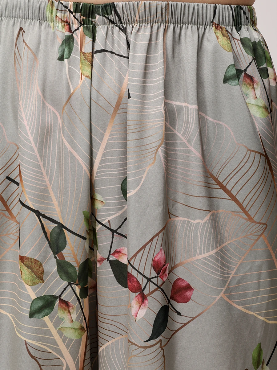 Костюм из шелка и вискозы Клара