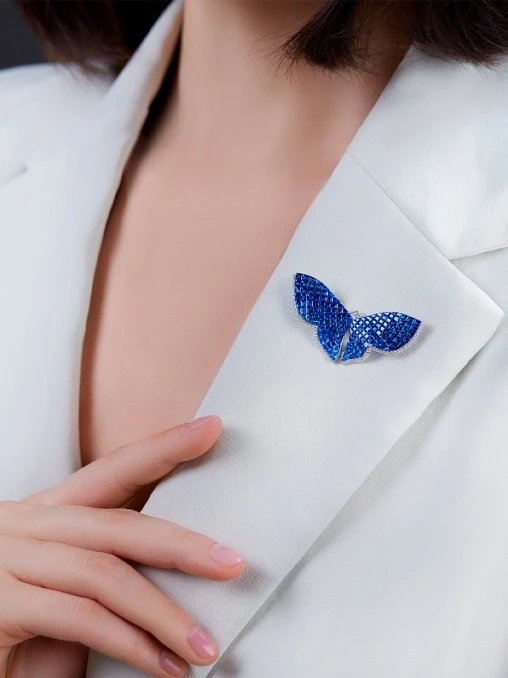 Брошь с сапфирами и бриллиантами CHAMOVSKIKH JEWELLERY HOUSE