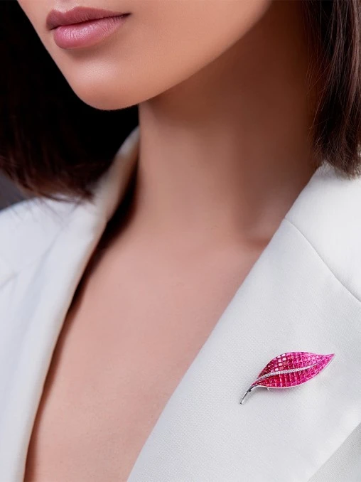 Брошь с рубинами и бриллиантами CHAMOVSKIKH JEWELLERY HOUSE