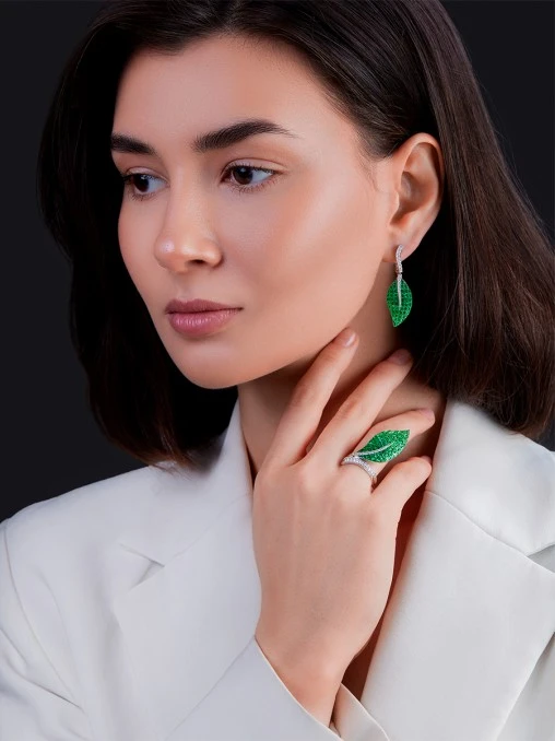 Серьги с тсаворитами и бриллиантами CHAMOVSKIKH JEWELLERY HOUSE