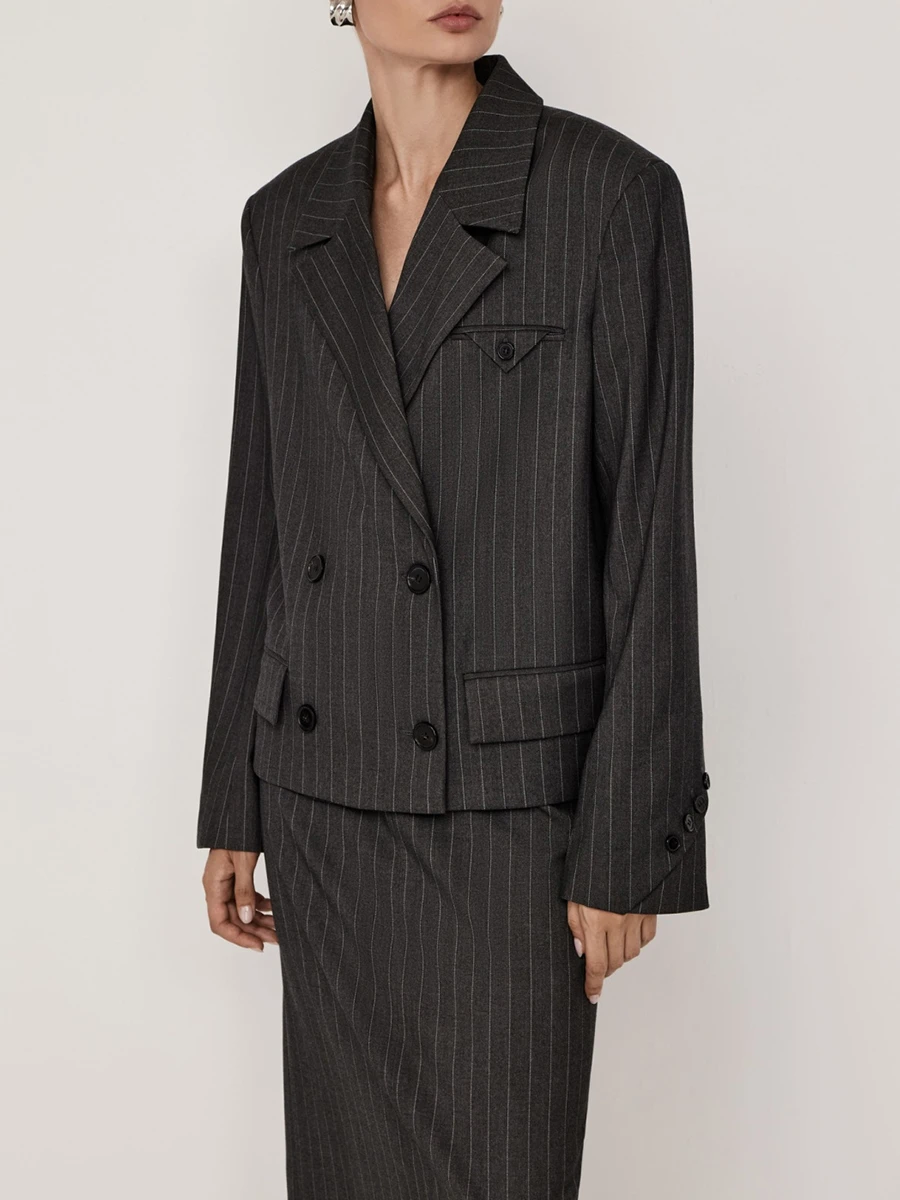 Жакет двубортный