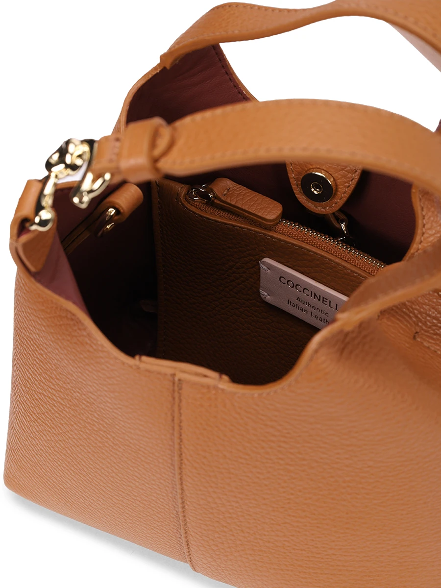 Сумка кожаная с брелоком