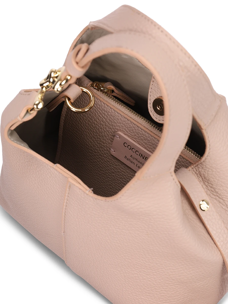 Сумка кожаная с брелоком