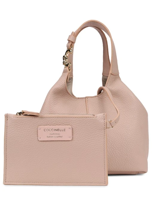 Сумка кожаная с брелоком COCCINELLE