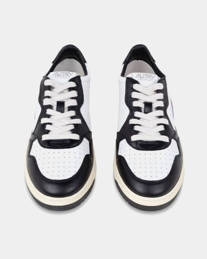 Кроссовки кожаные