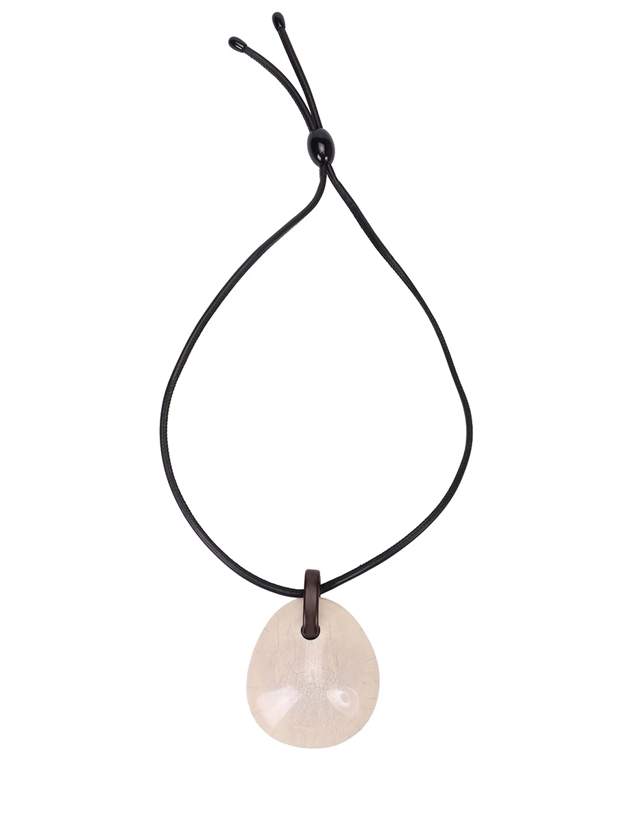 Подвеска на шнурке