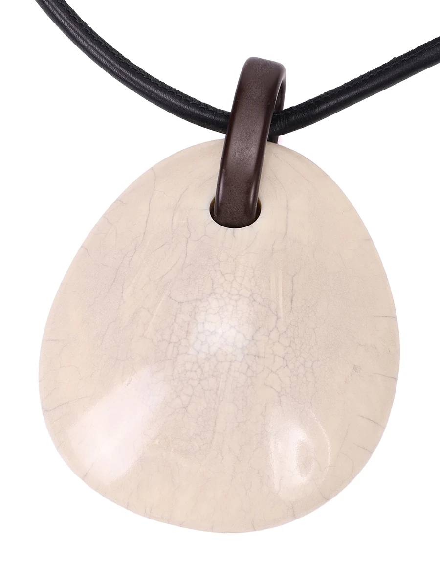 Подвеска на шнурке