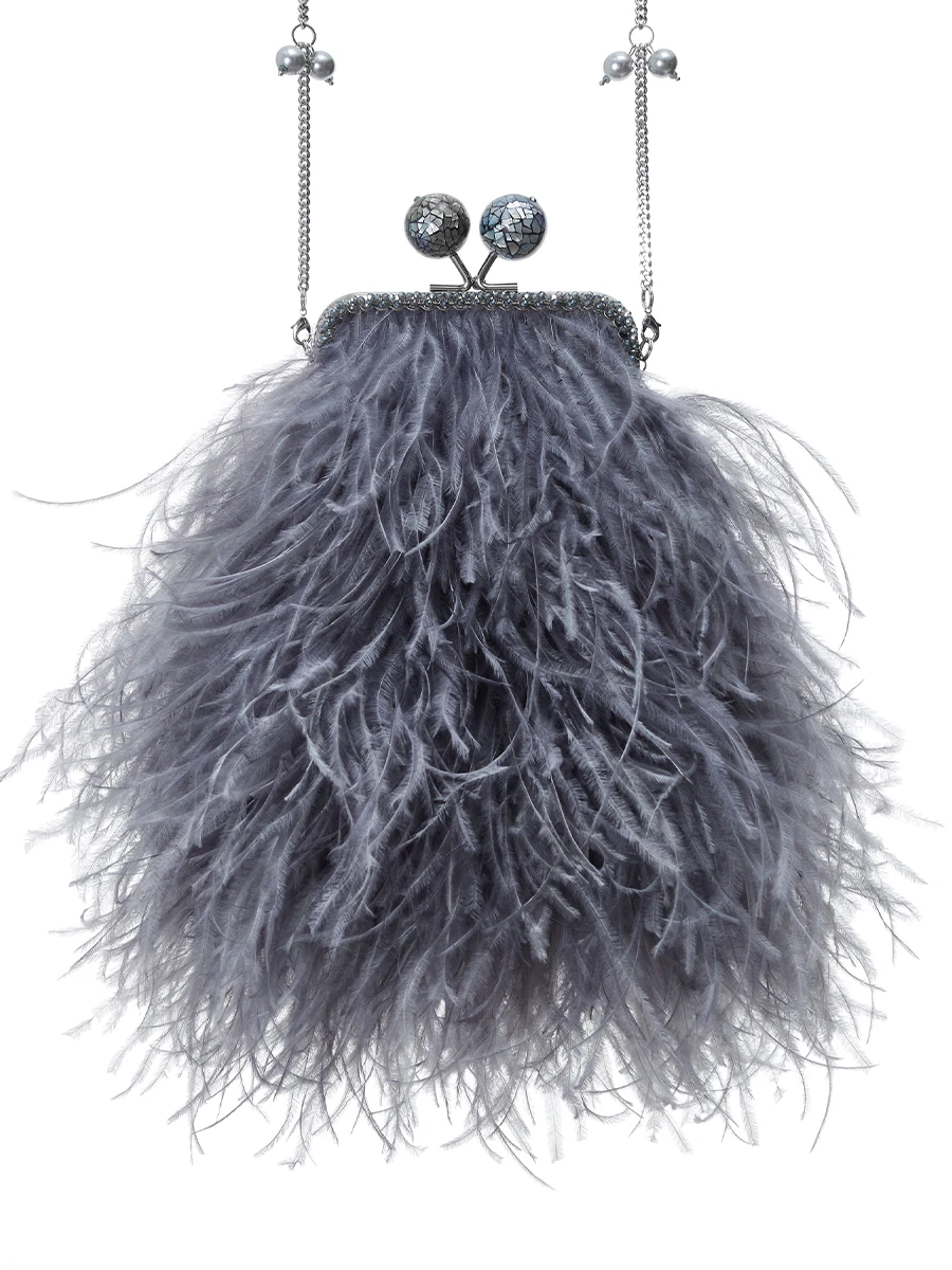 Клатч из перьев