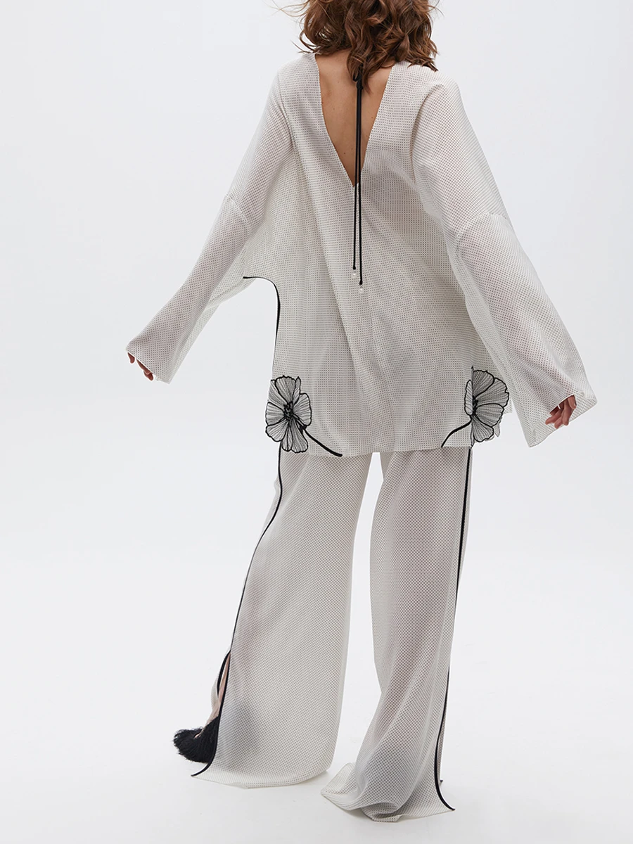 Костюм шелковый