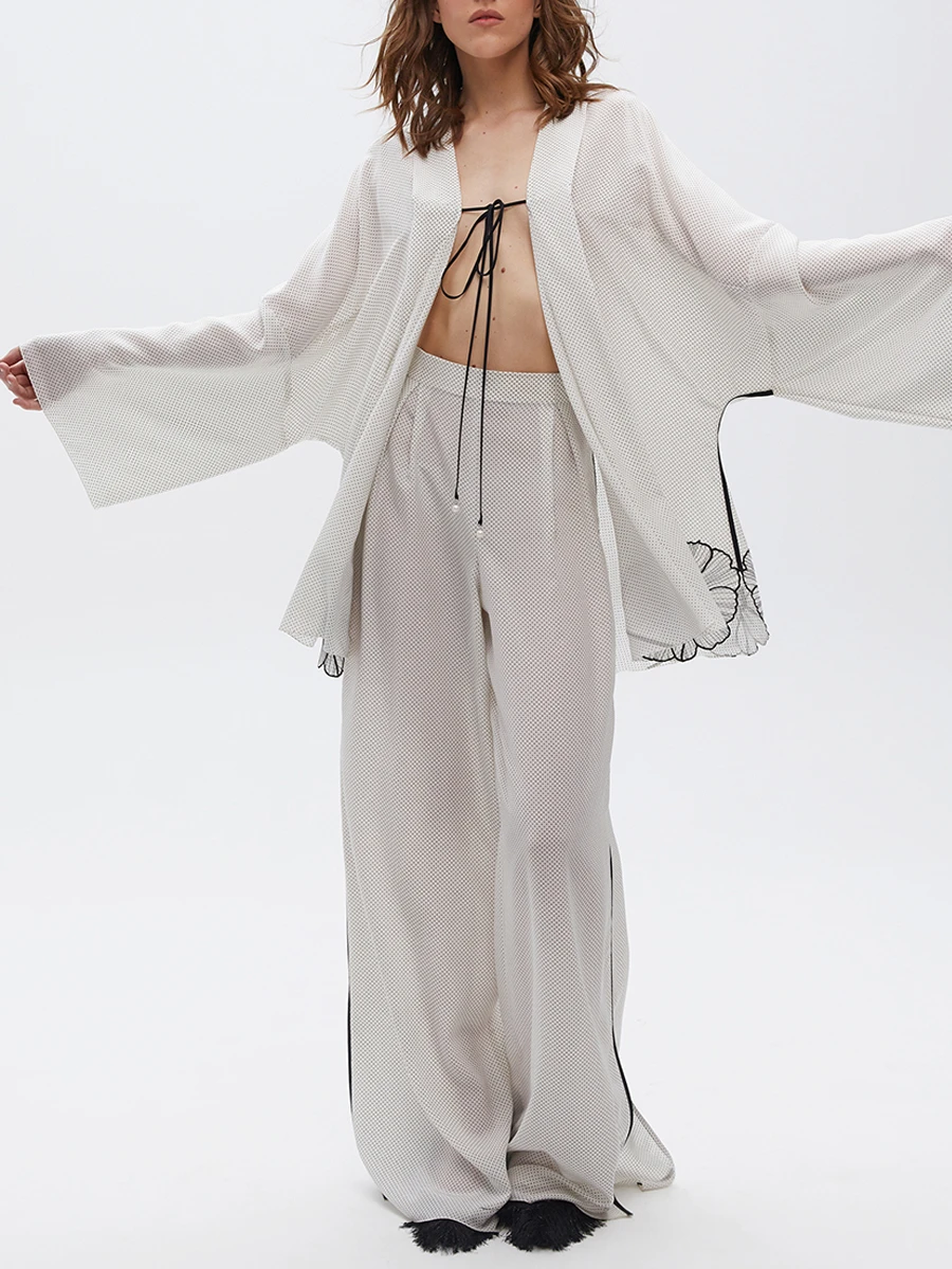 Костюм шелковый