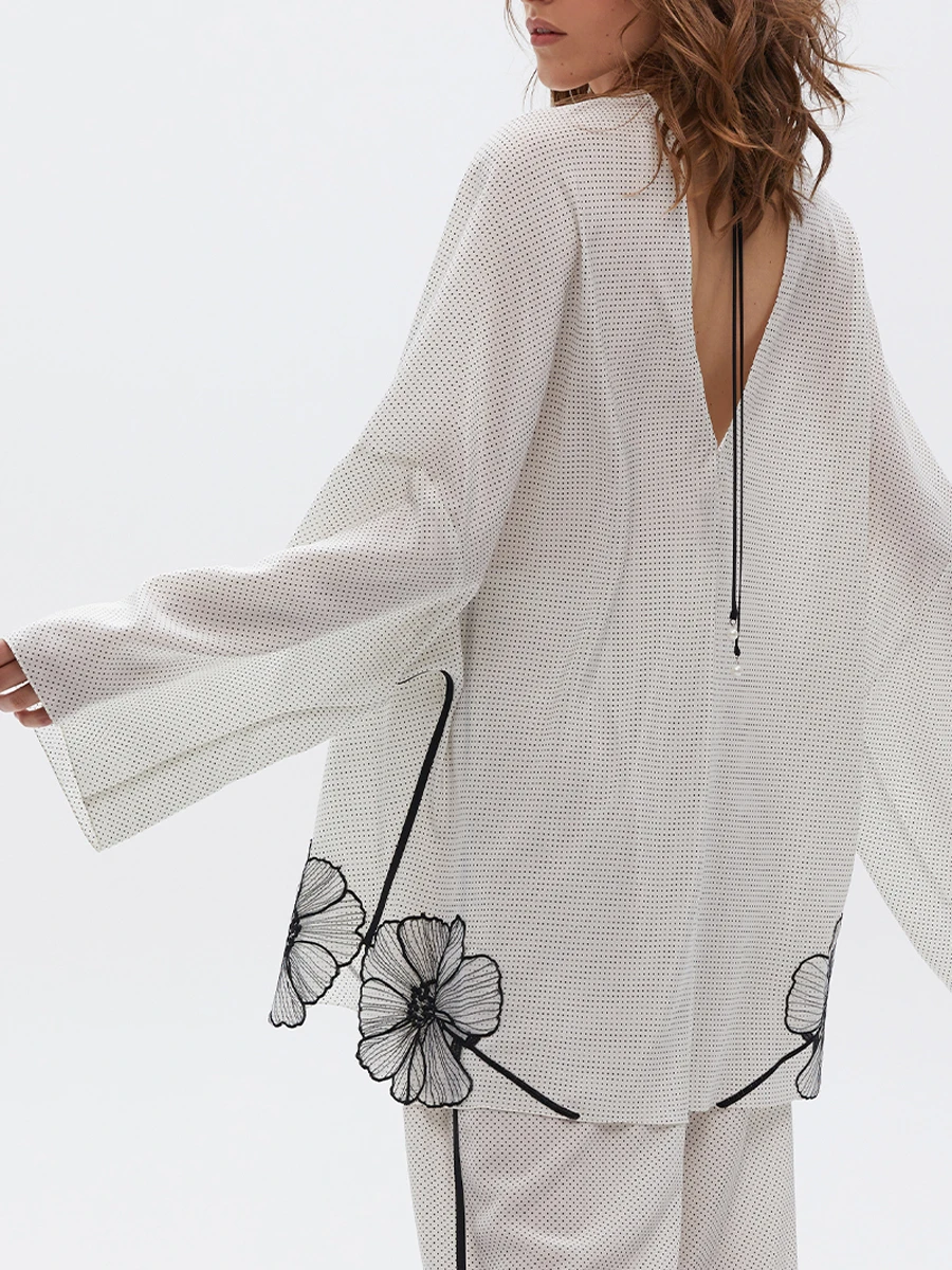 Костюм шелковый