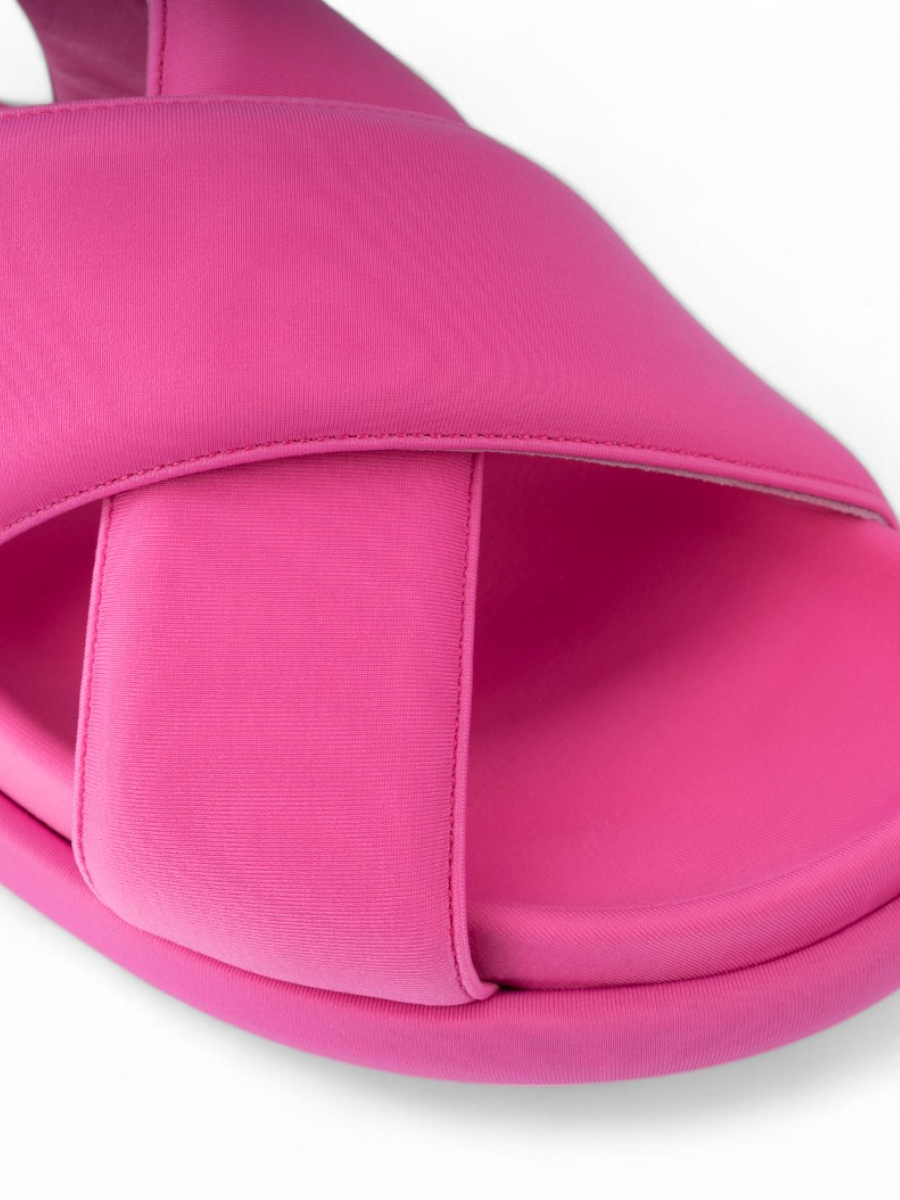 Сандалии однотонные