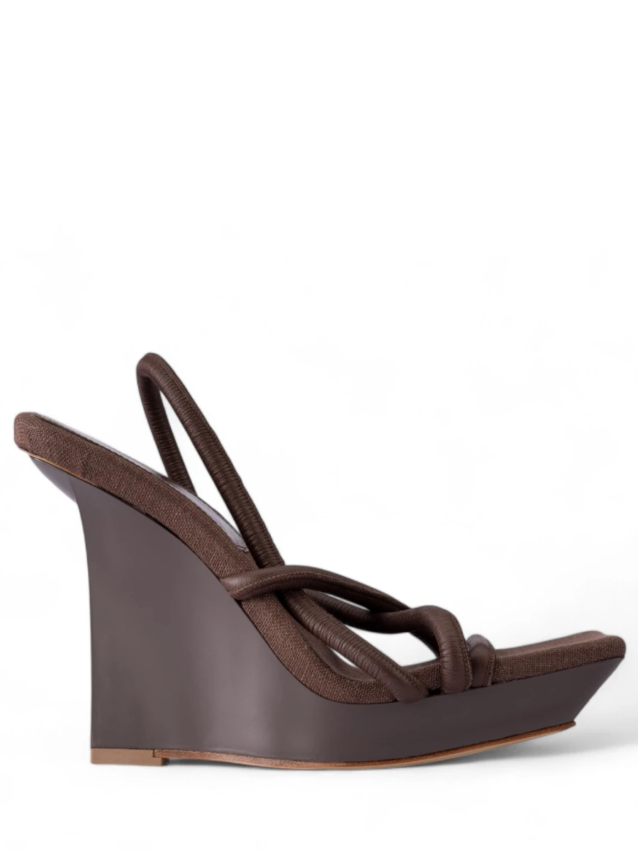 Босоножки кожаные