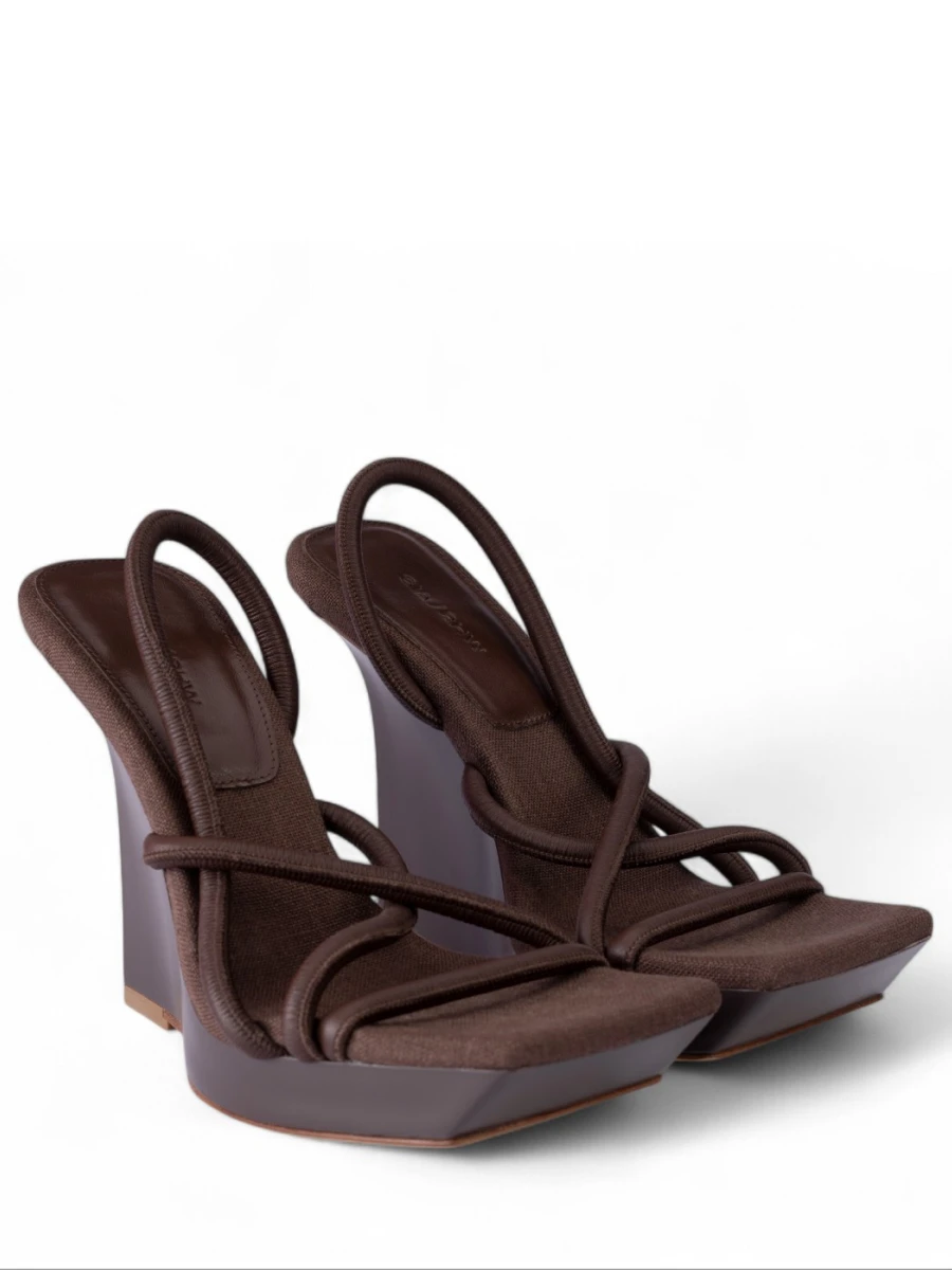 Босоножки кожаные