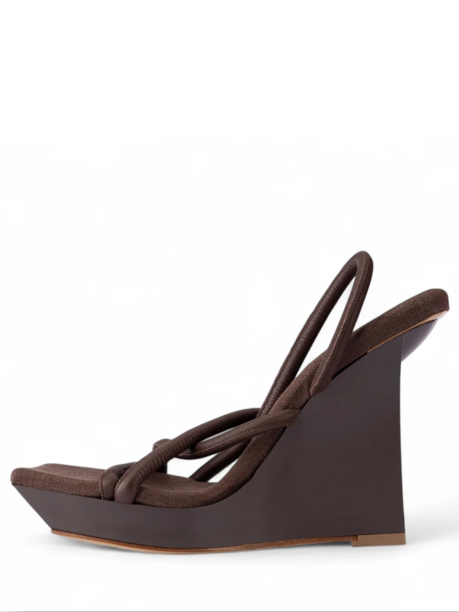 Босоножки кожаные