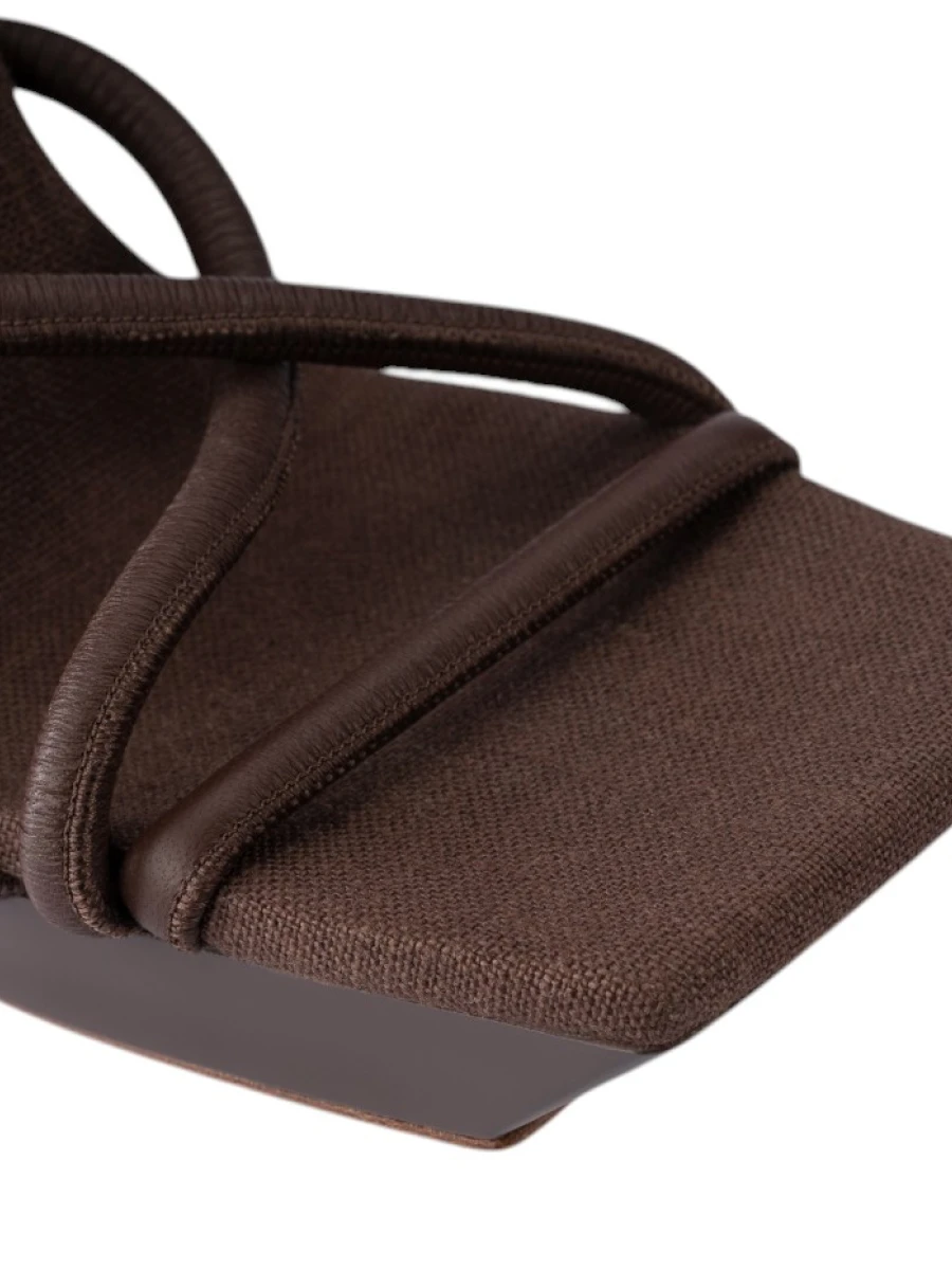 Босоножки кожаные