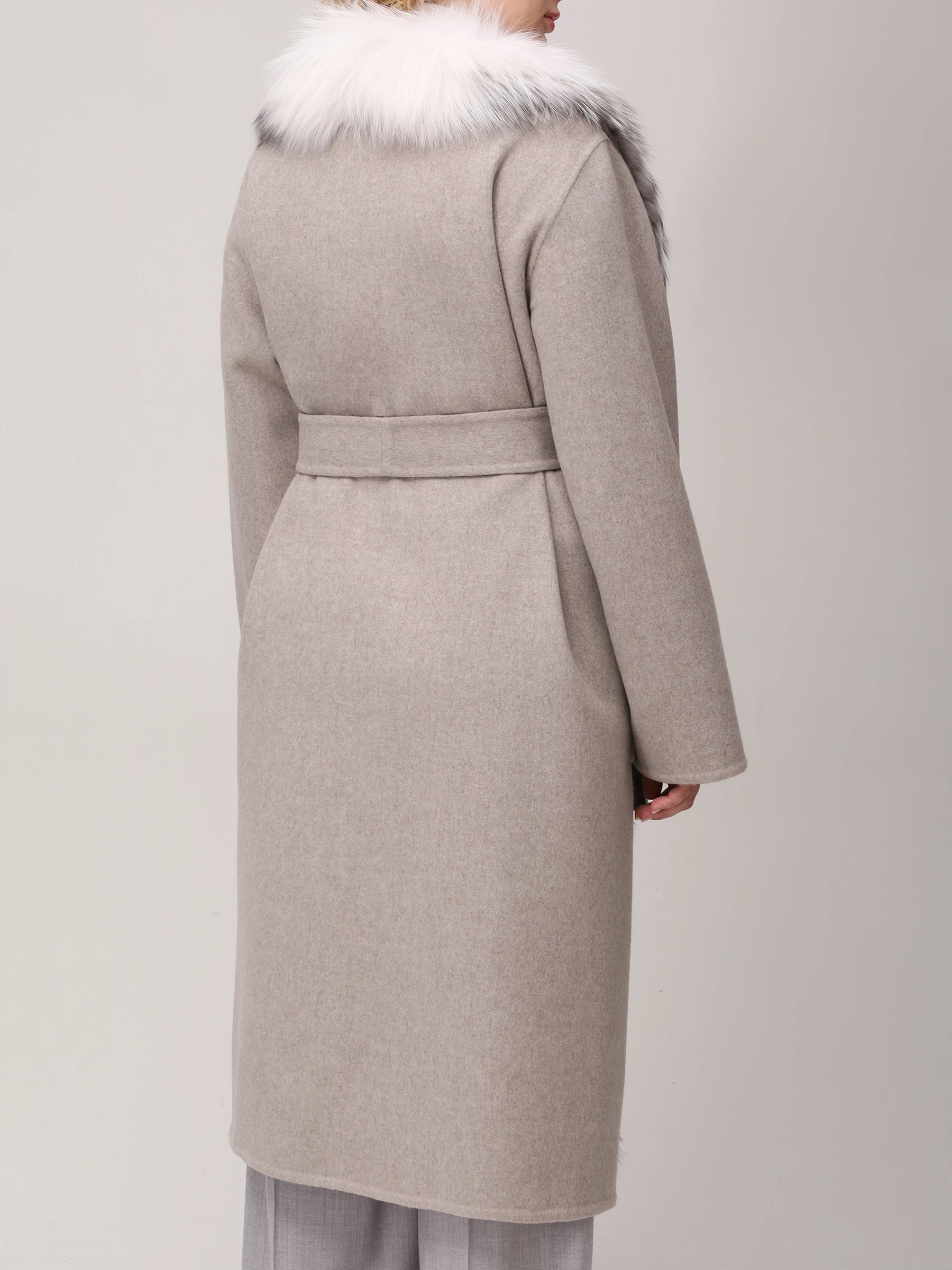 Пальто кашемировое с мехом лисы