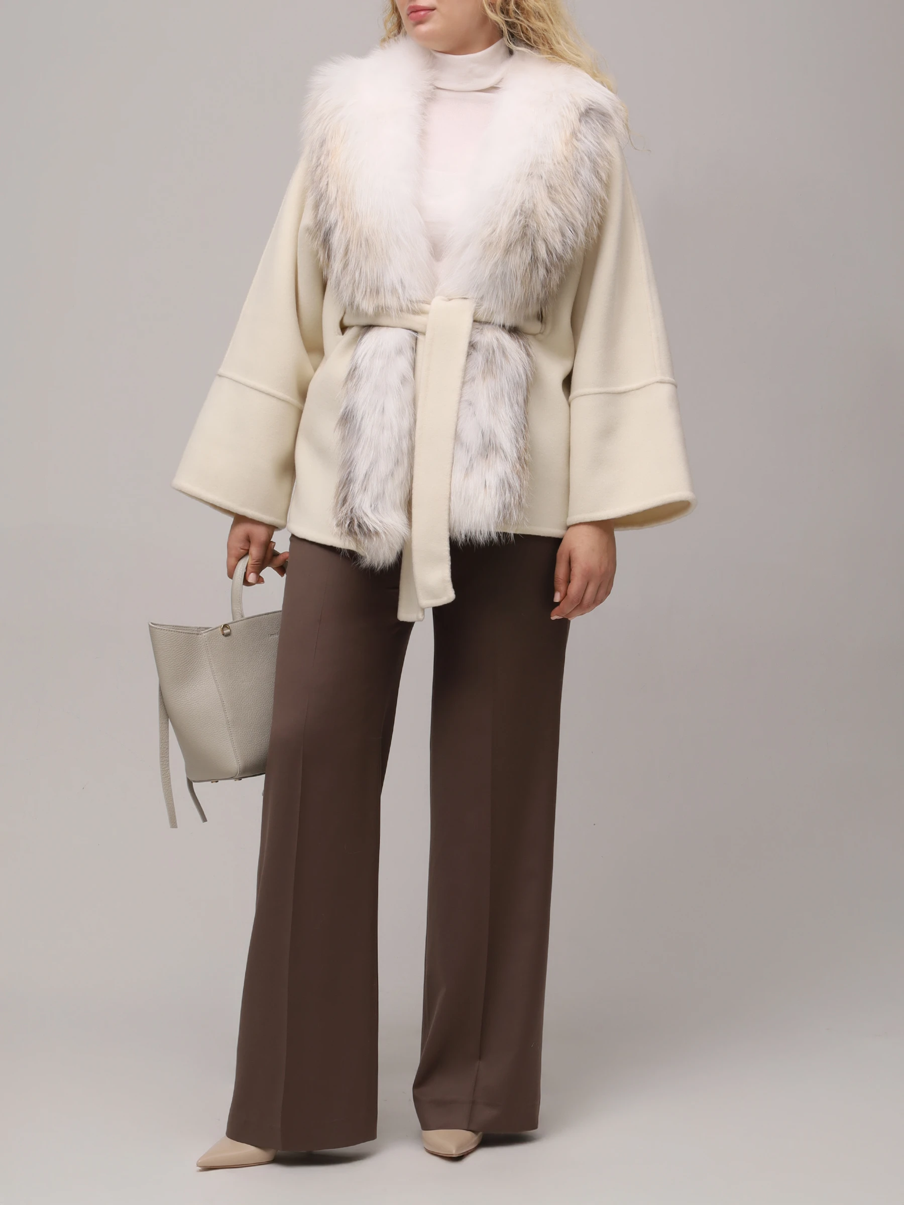 Пальто кашемировое с мехом лисы