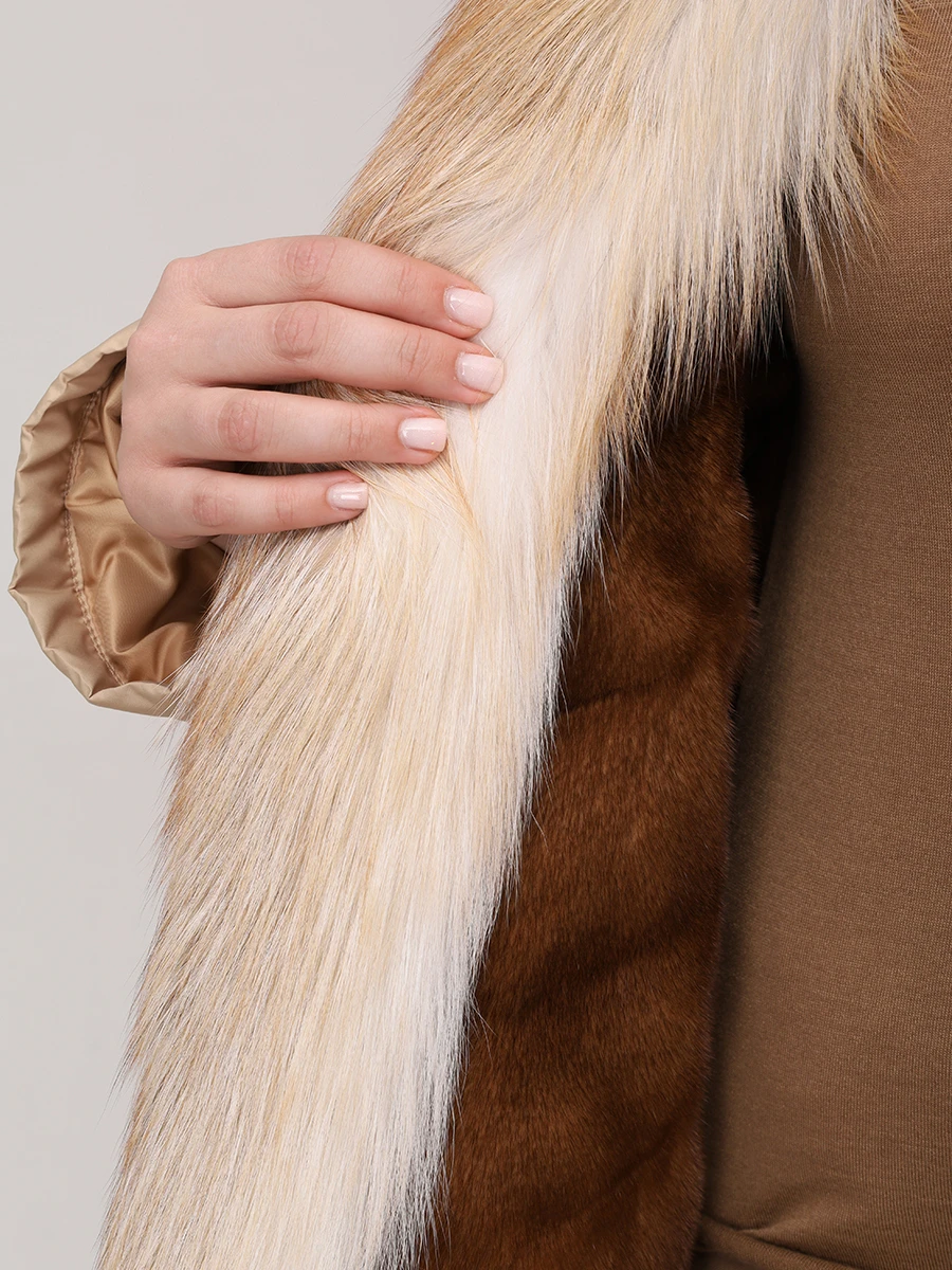 Плащ с подкладом из натурального меха норки и мехом лисы