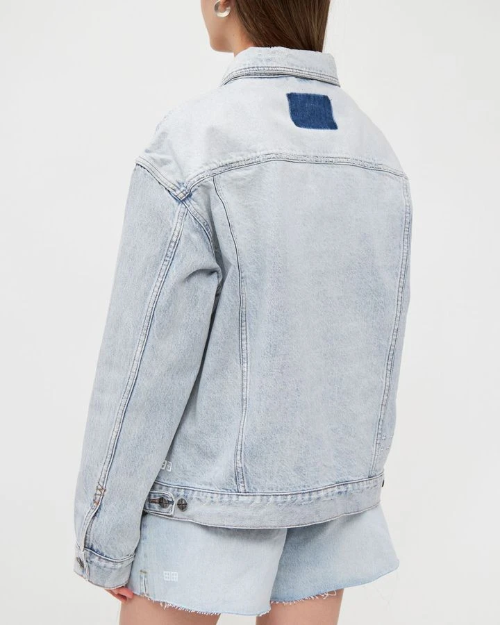 Куртка джинсовая