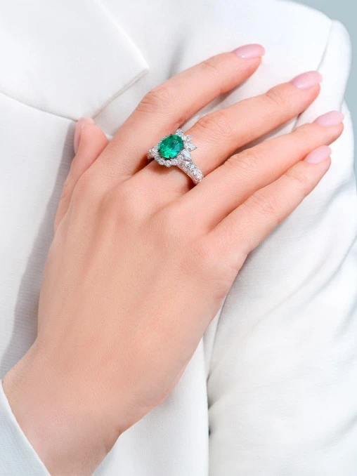 Кольцо с изумрудом и бриллиантами CHAMOVSKIKH JEWELLERY HOUSE