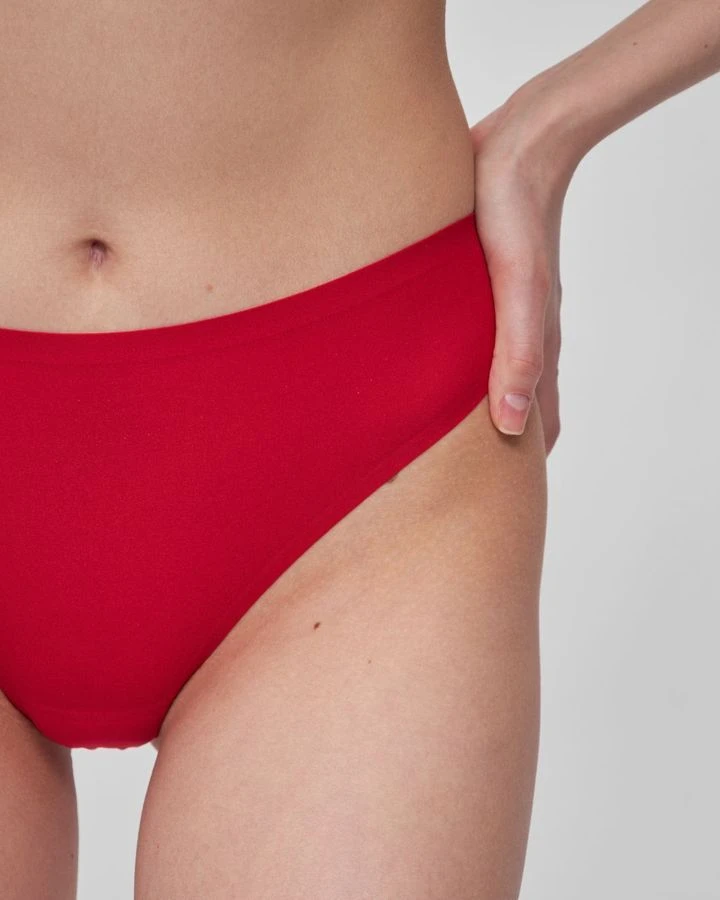 Трусы-стринг однотонные