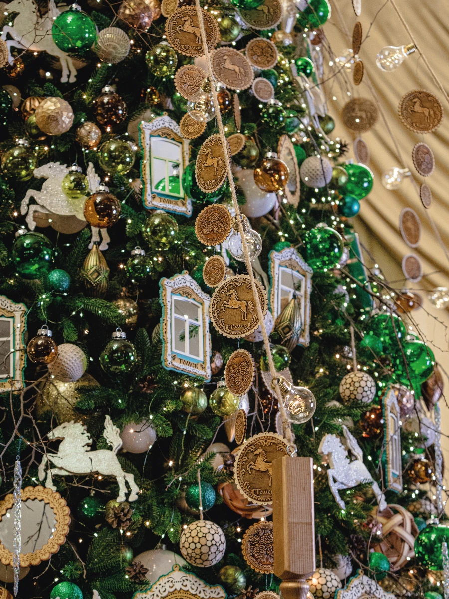 Елка Сибирская карусель