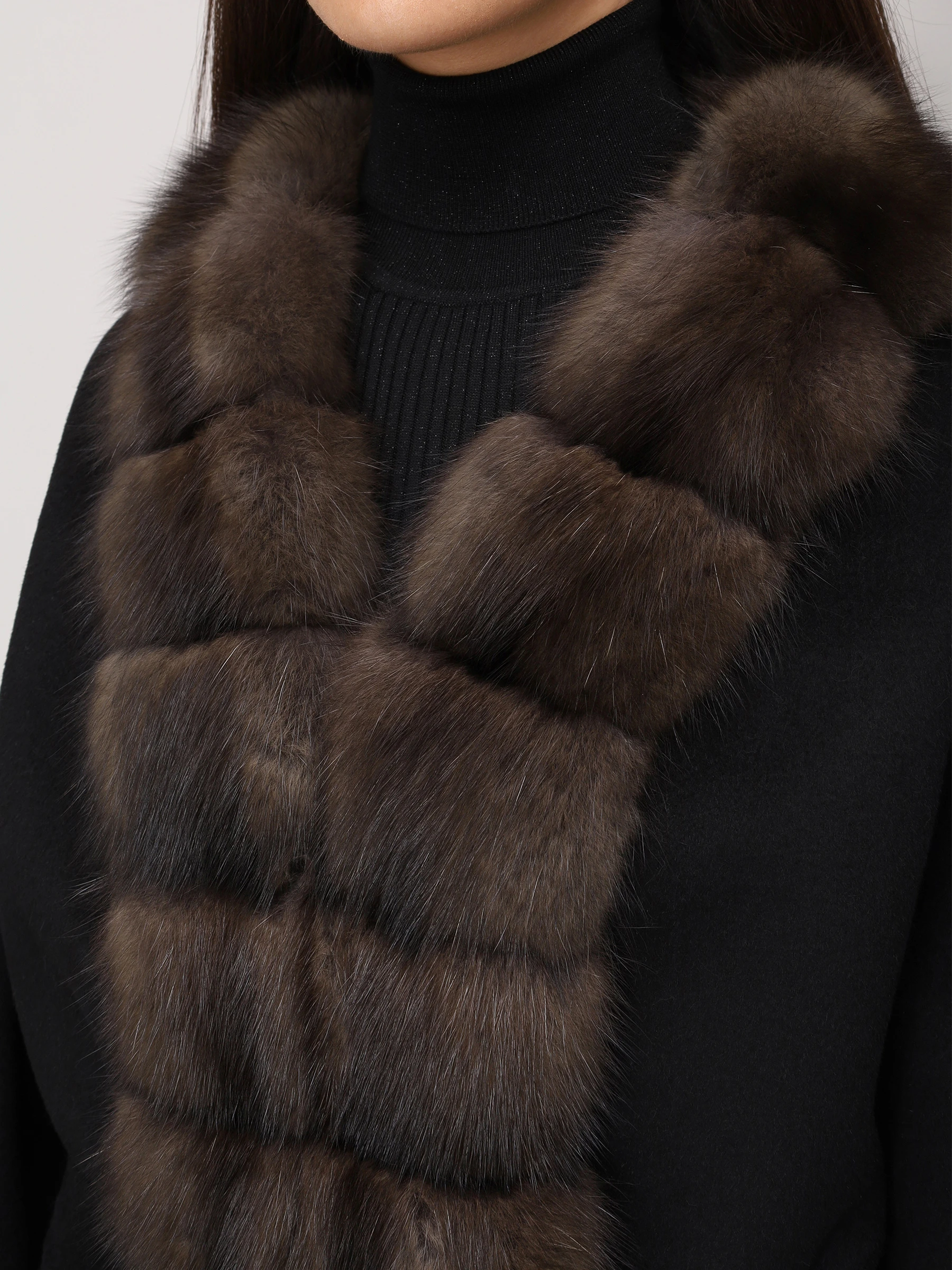 Пальто с мехом соболя