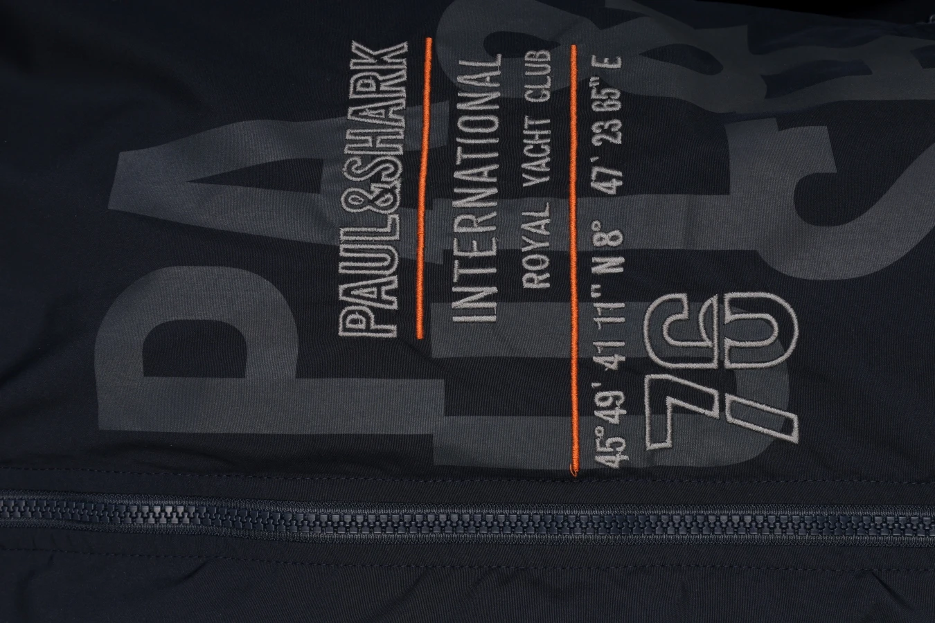 Куртка с логотипом