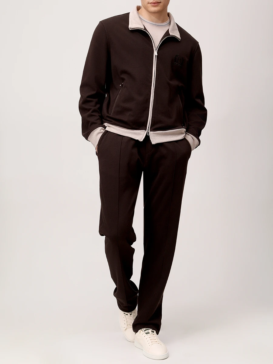 Костюм спортивный