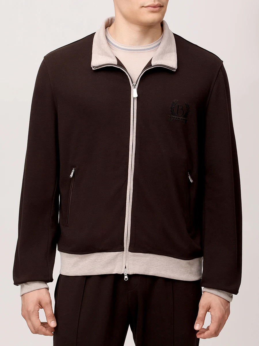 Костюм спортивный