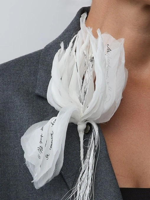 Брошь Лилия с каллиграфией Маргарита OKSANA TOMKA