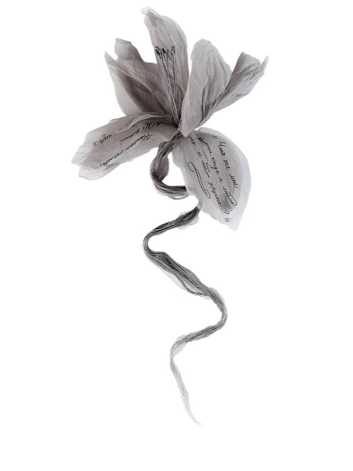 Брошь Лилия с каллиграфией Наташа Ростова OKSANA TOMKA