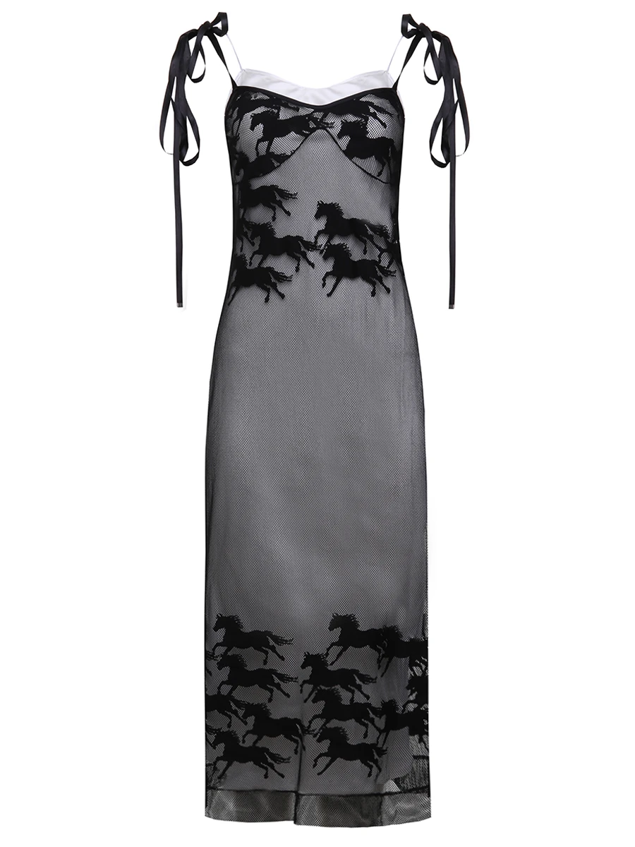 Платье с вышивкой