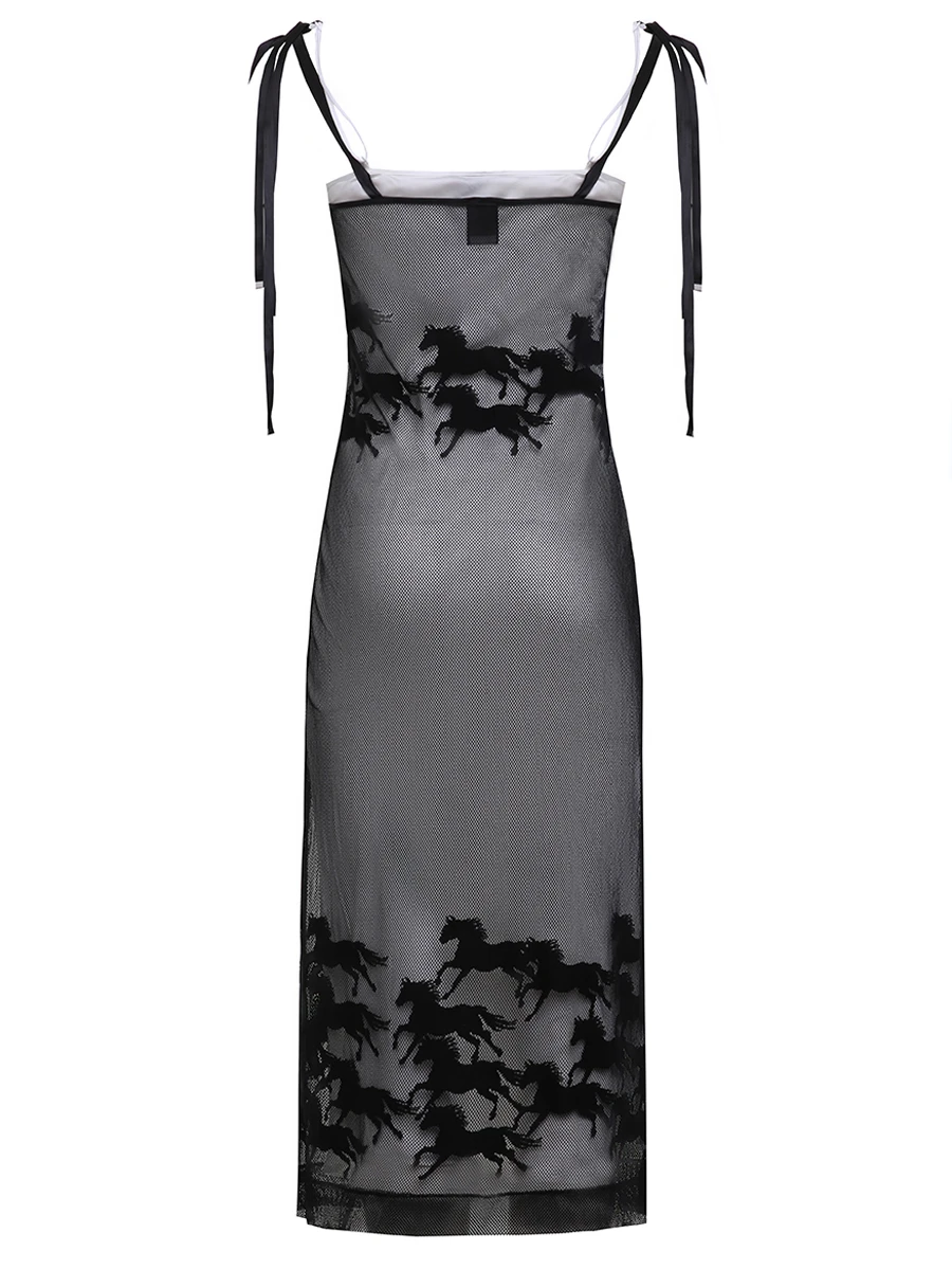 Платье с вышивкой