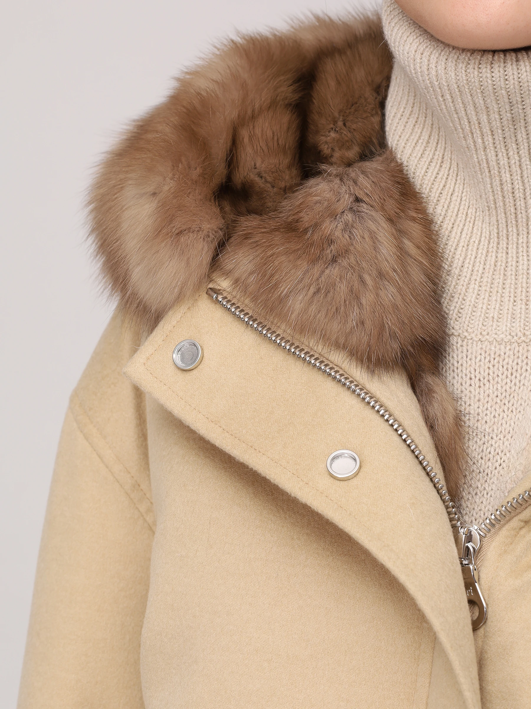 Парка с подкладом из мехом соболя