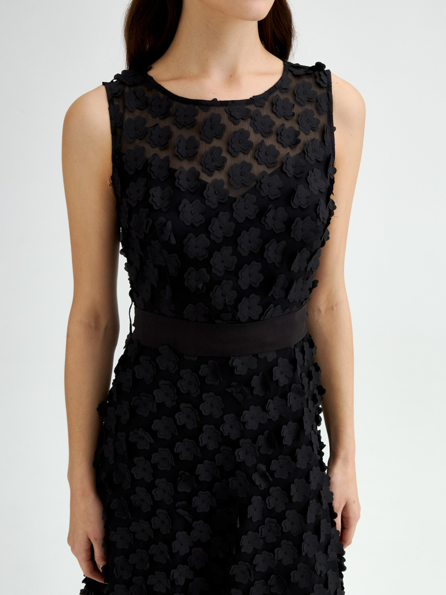 Платье с декором