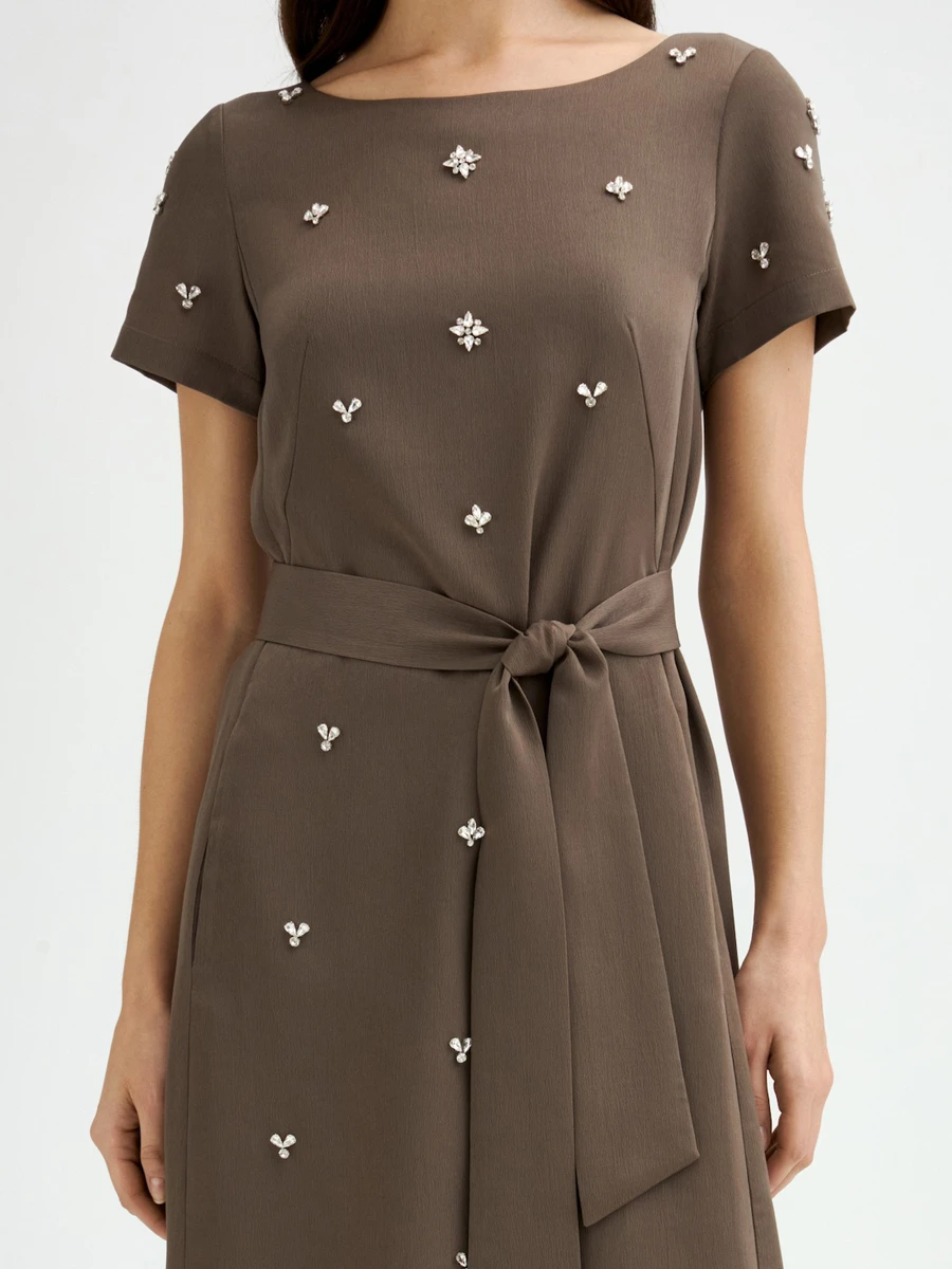 Платье с декором