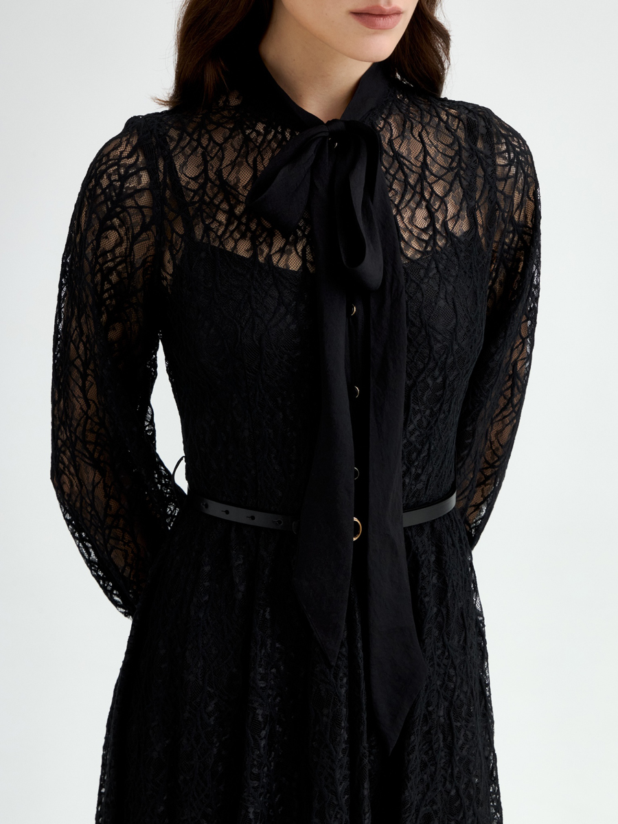 Платье кружевное