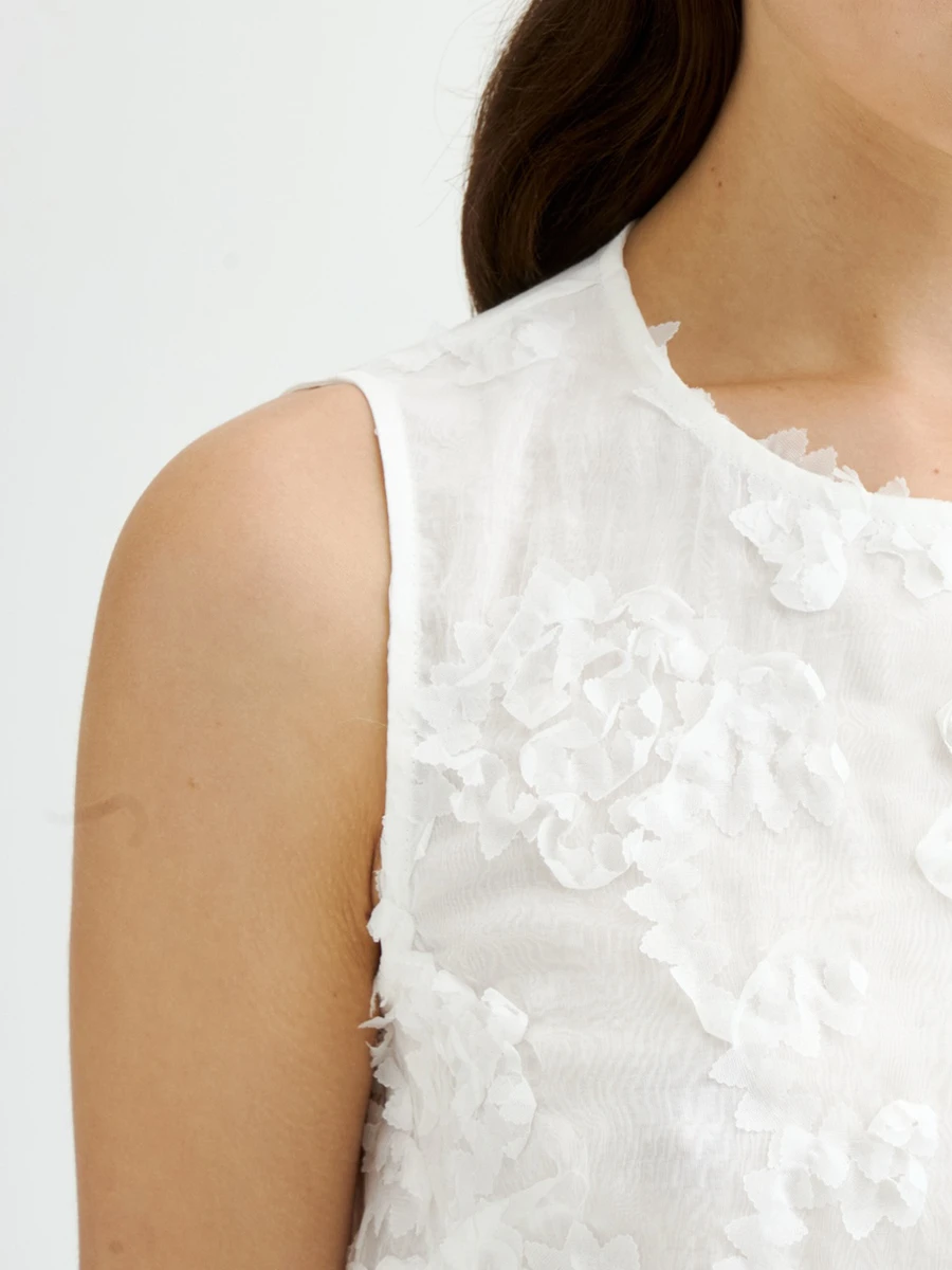 Топ с декором