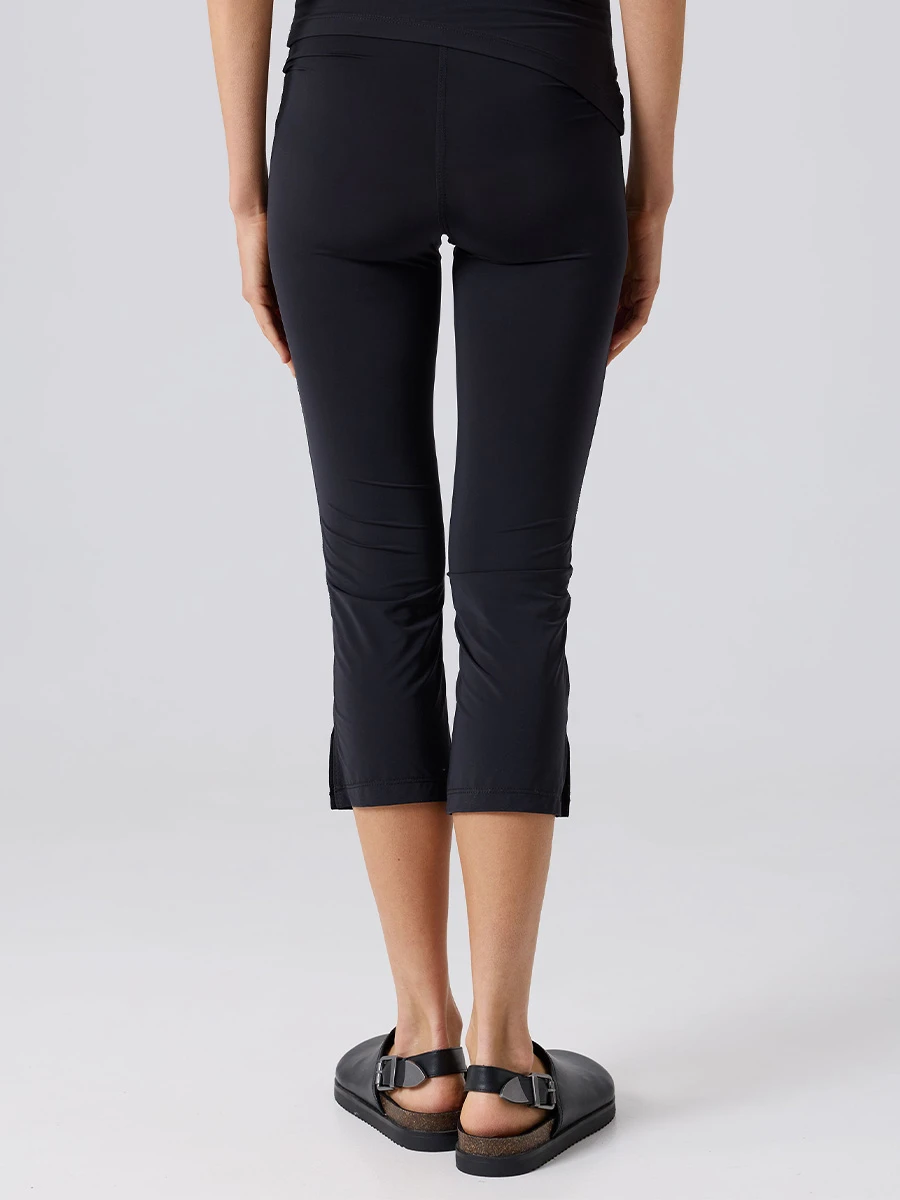 Капри «К телу» однотонные