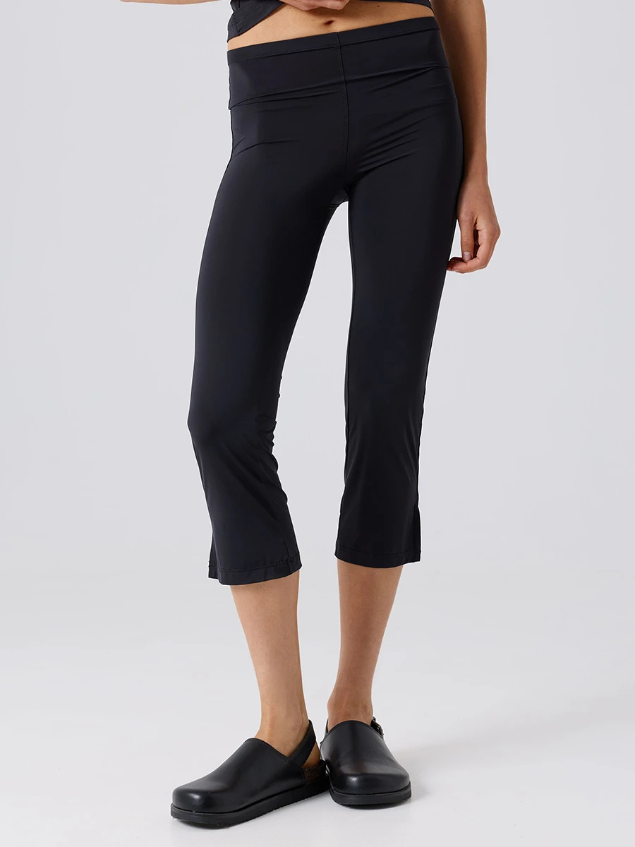 Капри «К телу» однотонные