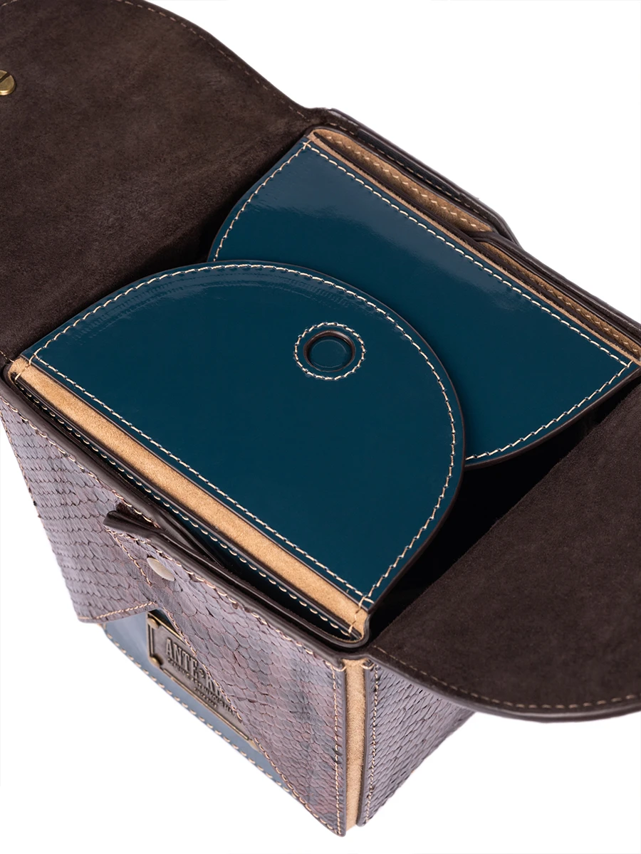 Клатч кожаный WOKBAG