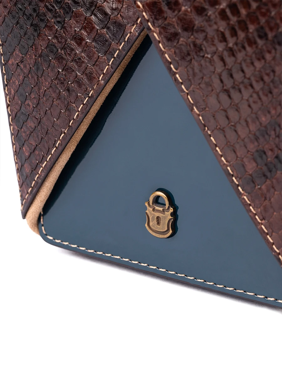 Клатч кожаный WOKBAG