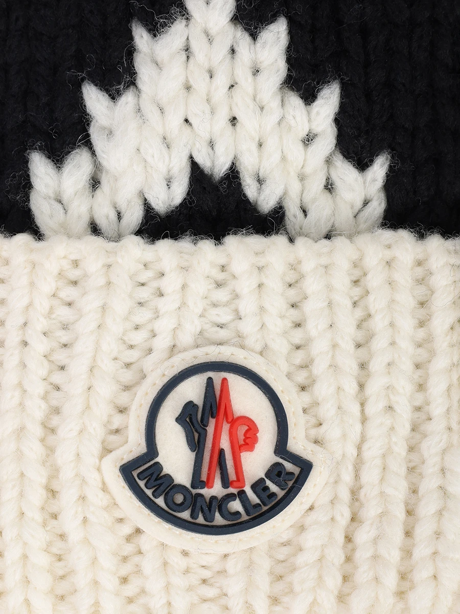 Шапка шерстяная с помпоном