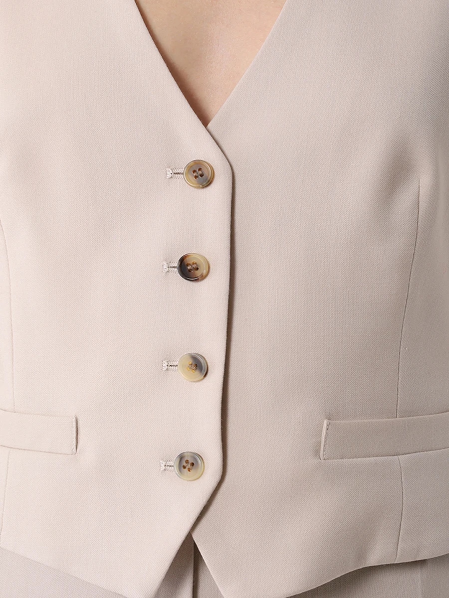 Костюм-тройка