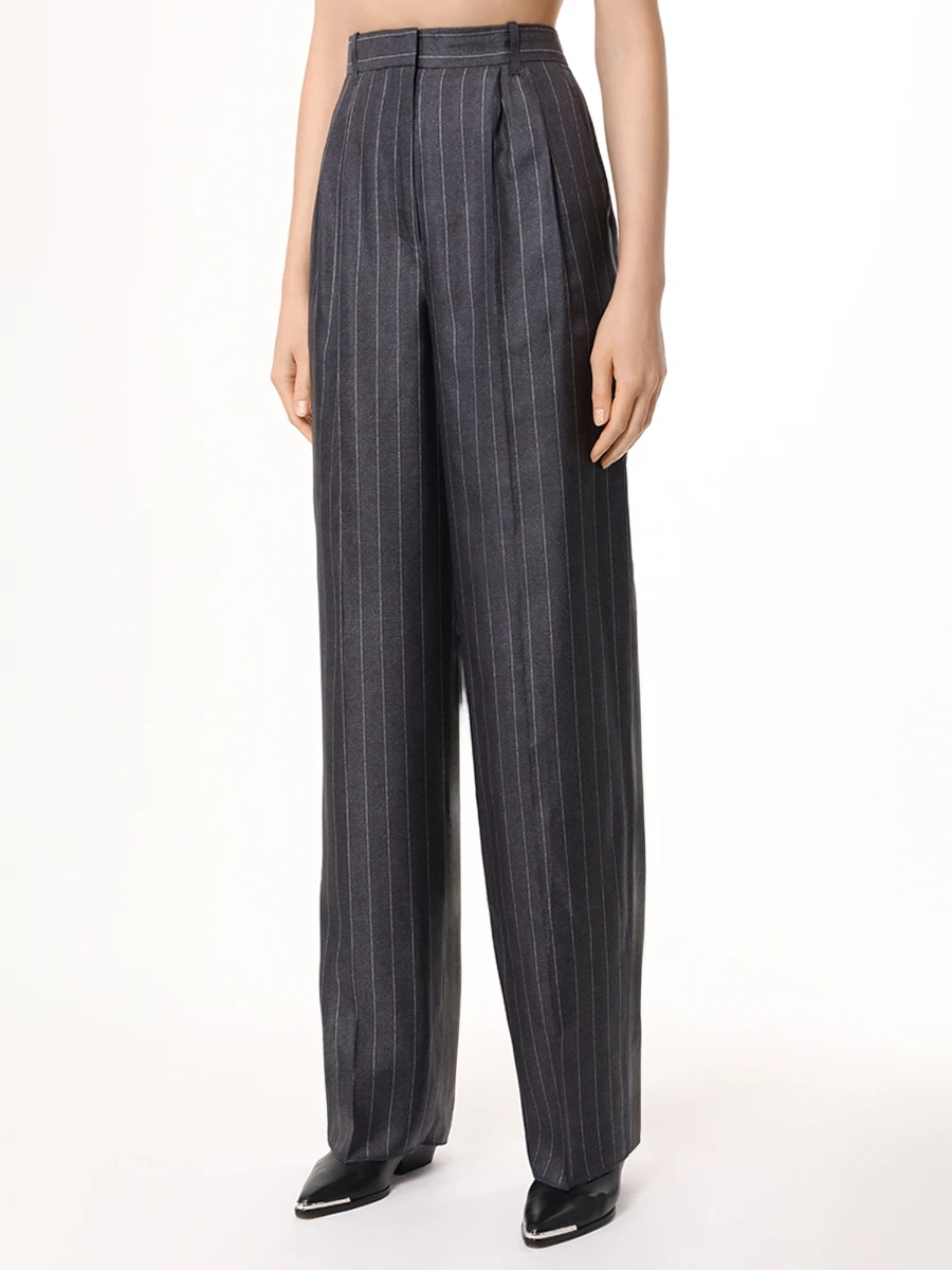 Костюм шелковый